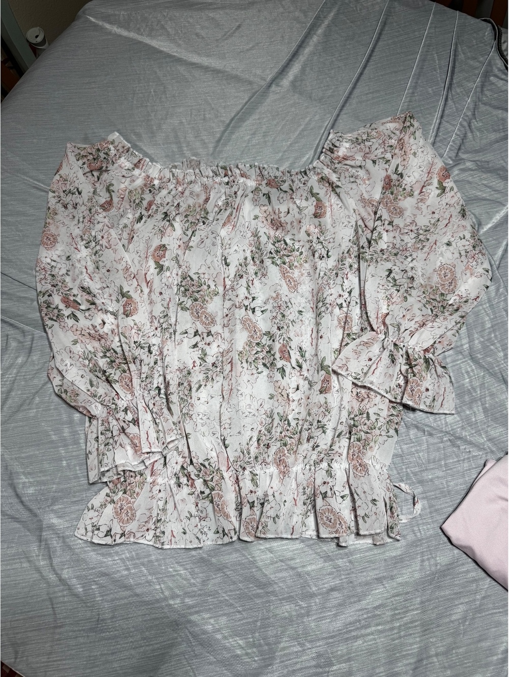 Women's Floral Off-Shoulder Blouse with Elastic Waist and Sleeve Ruffles, Size O